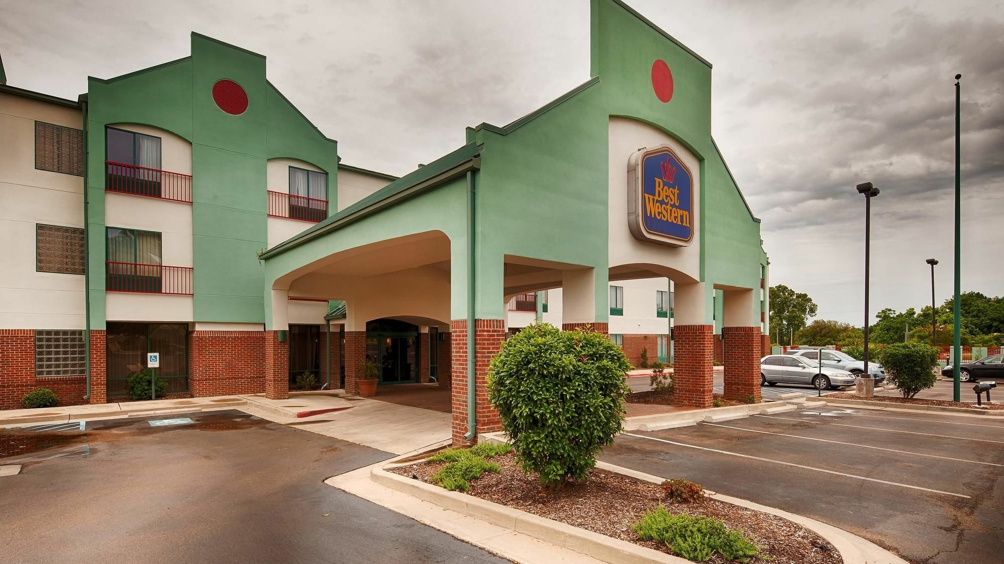 Super 8 By Wyndham Natchez Hotel Exterior photo